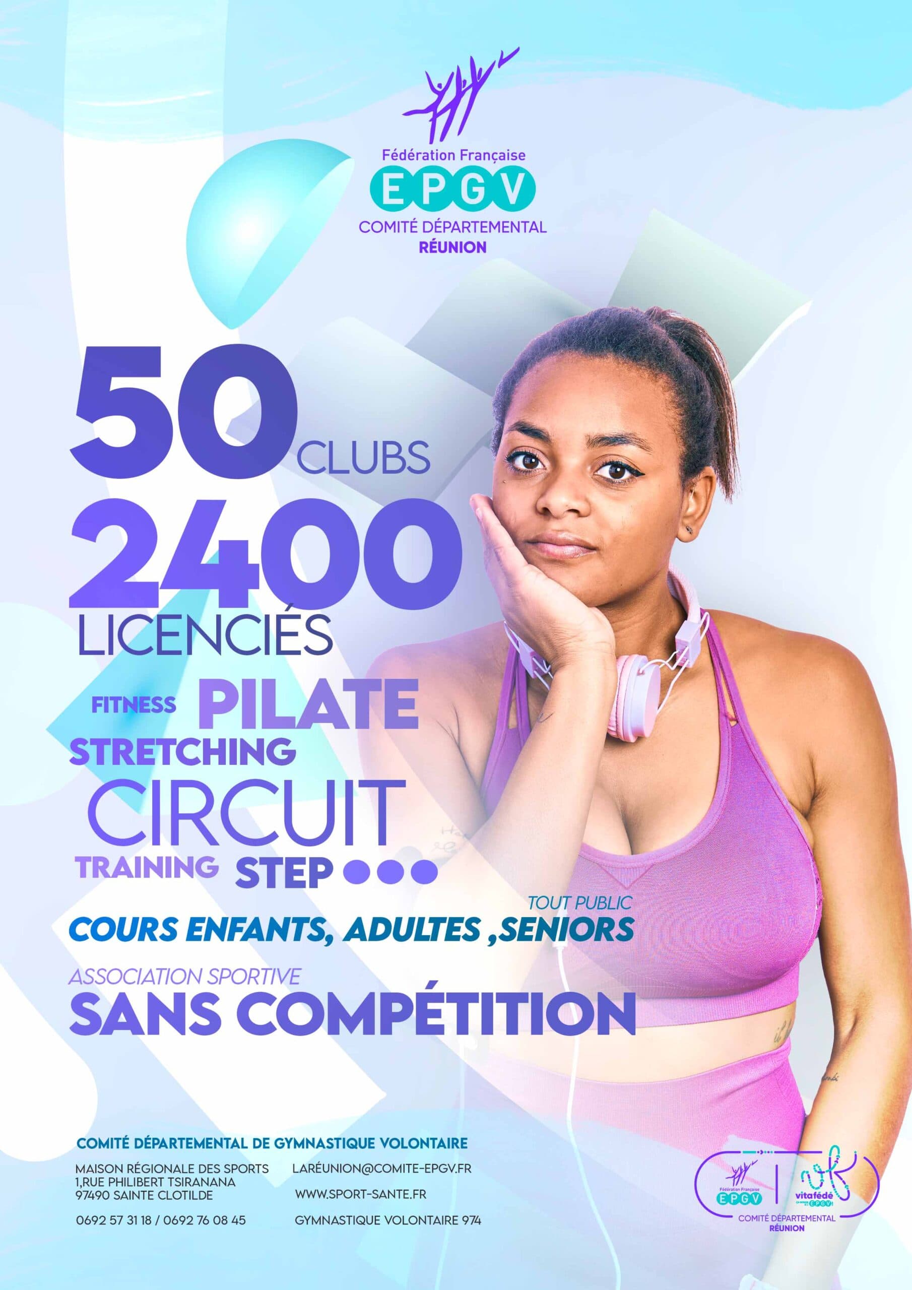 Fille sportive avec des écouteurs